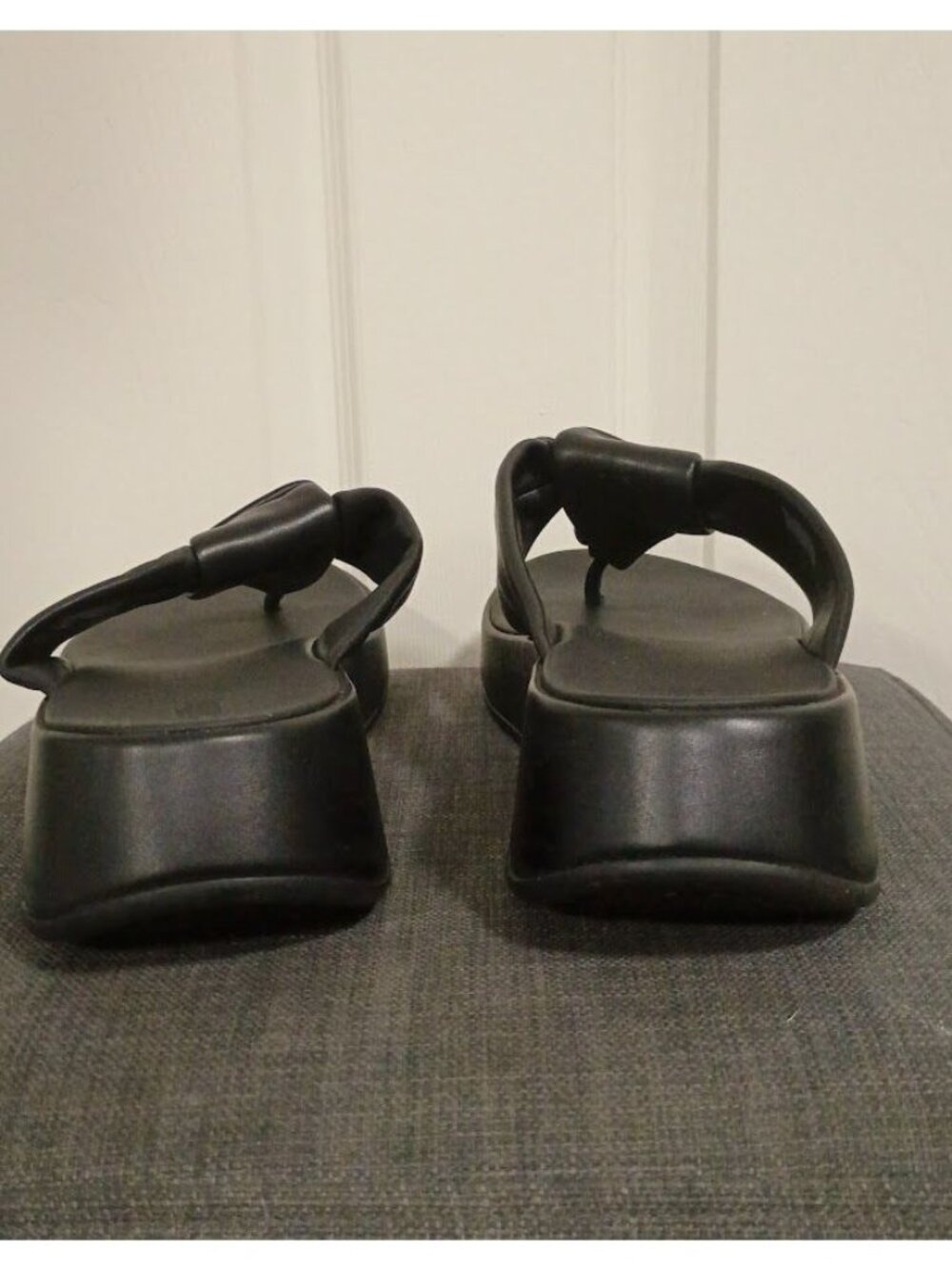 FitFlop Womens Lulu Toe Post Sandals Size 10 Black Leather Comfort - Picture 6 of 8